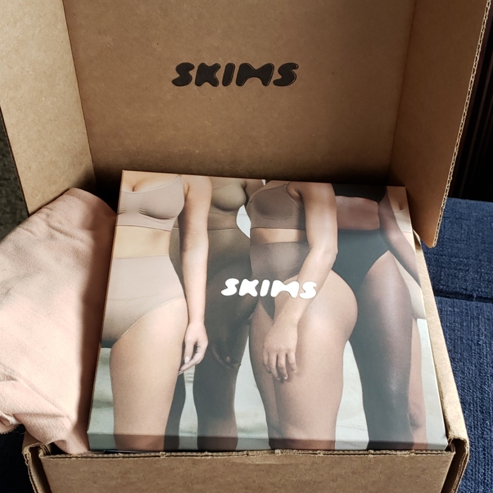 SKIMS  Solutionwear